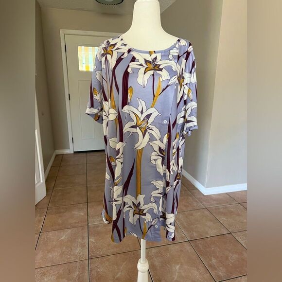 Misslook Woman’s Floral Top - Picture 1 of 8